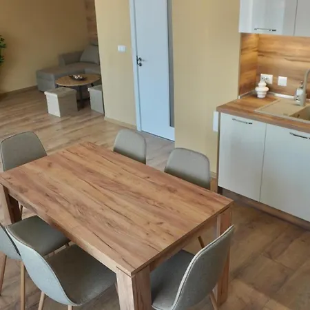 Bella Deluxe Apartment